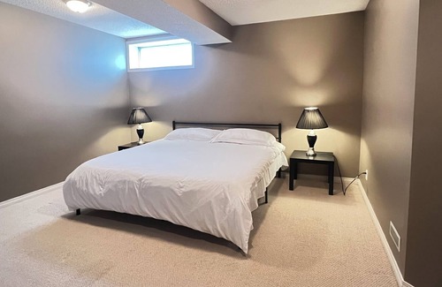 Northwest Calgary House | Spacious and bright 2 bedroom Walk-out Suite