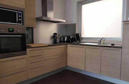 Bayonne Apartment | Spacious and bright T3. High-speed WiFi. Walking distance from downtown. Terrace.