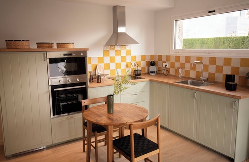 Barrio de la Vega Apartment | Spacious and comfortable apartment with terrace and views