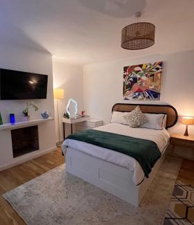 Warwick House | Spacious and comfortable Central London Room, near Victoria