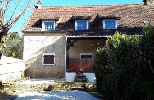 Aubas House | Spacious and comfortable holiday home with large swimming pool
