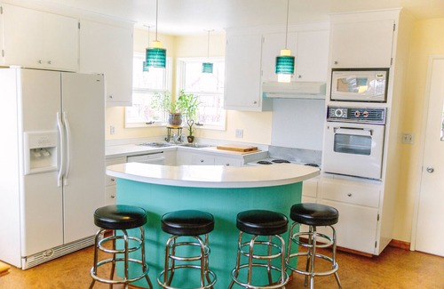Spenard House | Spacious and conveniently located duplex