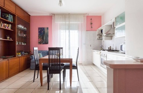 Bolognina Apartment | Spacious and cozy Apartment-5th floor with elevator. With private parking space
