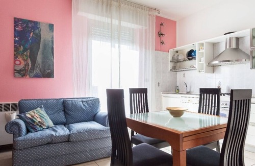 Bolognina Apartment | Spacious and cozy Apartment-5th floor with elevator. With private parking space