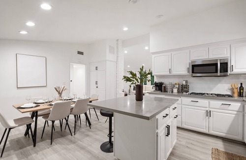 Topanga House | Spacious and Cozy Home with Pool in Woodland Hills