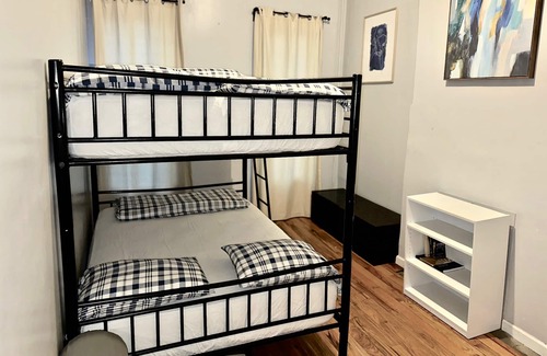 Ocean Hill House | Spacious and Cozy room