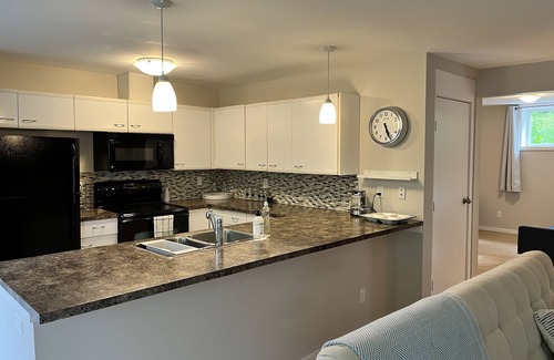 Central Saanich House | Spacious and cozy suite, ideal for your Island getaway.