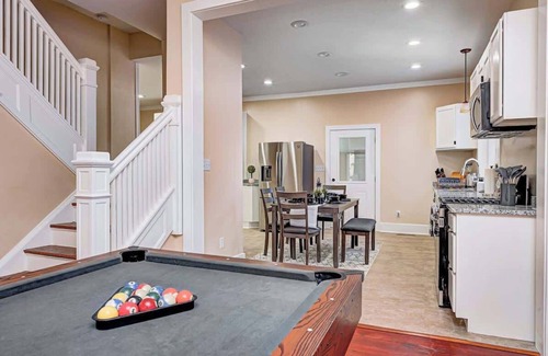 Fountain Square House | Spacious and Fun 4BR w/Pool Table and more!