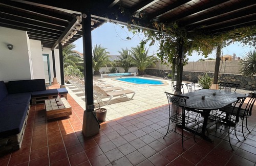 La Oliva Villa | Spacious and luminous villa with heated pool -Fiber