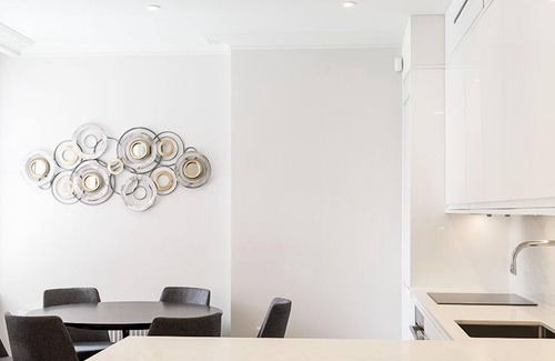 Ravenscourt Park Apartment | Spacious and Modern 3 Bedroom Flat (Lower Ground Floor)