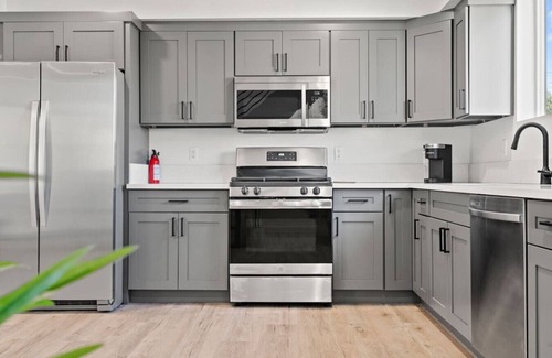 Vernon House | Spacious and modern home in Arts District