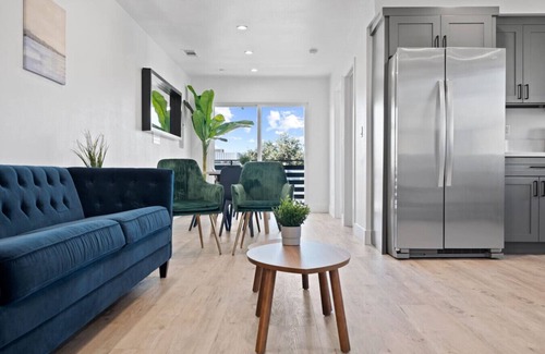 Vernon House | Spacious and modern home in Arts District