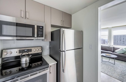 Back Bay Apartment | Spacious and Modern One Bedroom, Back Bay