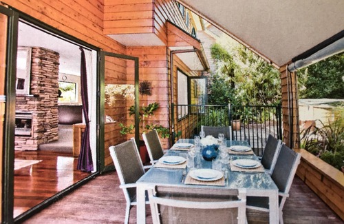 Browns Bay House | Spacious and private family home in popular beach town2007