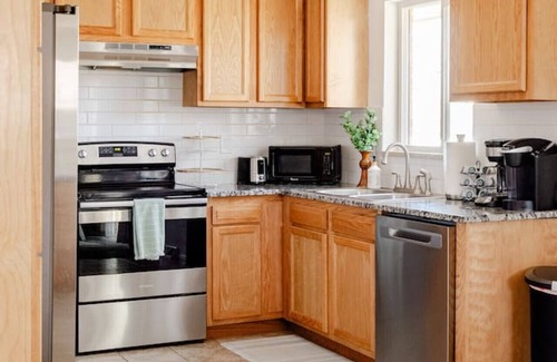 Littleton House | Spacious and Quiet Home in Centennial