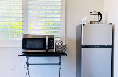 Raisin House | Spacious and Relaxing guest unit in Fresno