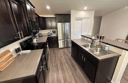 Kuna House | Spacious and stylish 3-bed 2-bath home with everything you need and more!
