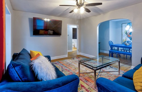 Southside House | Spacious and Stylish Living Quarters- 7 min from Churchill Downs