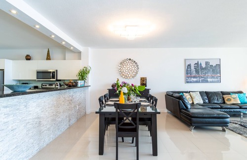Sunny Isles Beach Condo | Spacious and cozy condo with amazing intracoastal views | WIFI + Parking