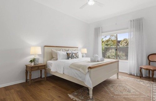Indented Head House | Spacious and welcoming 5 bedroom 2 bathroom pet-friendly home with garden