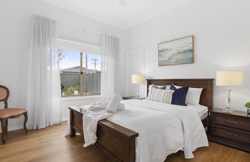 Indented Head House | Spacious and welcoming 5 bedroom 2 bathroom pet-friendly home with garden