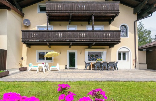Brixen im Thale Apartment | Spacious apartment with south-facing terrace