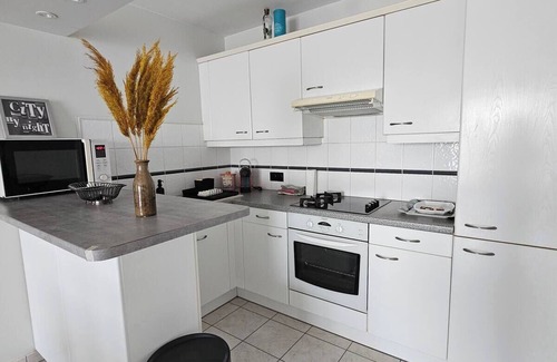 Ablon-sur-Seine Apartment | Spacious apartment. Overlooking the Seine, close to transport links.