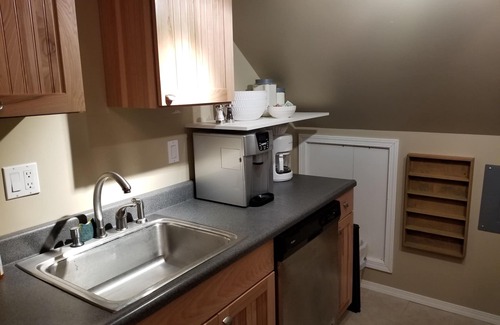 Snoqualmie Pass Apartment | Spacious APARTMENT 1 mile to Summit Ski, fast internet and propane stove