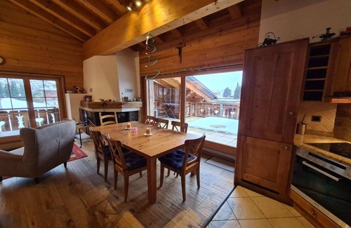 Saint-Pierre-de-Clages Apartment | Spacious apartment with terrace