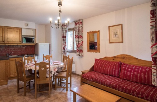 Val Cenis Apartment | Spacious Apartment for 6 at the Foot of the Slopes in Val-Cenis