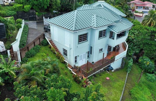 St. George's House | Spacious Apartment. Mountain & Sea Views.