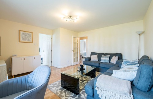 Island Gardens Apartment | Spacious Apartment by Canary Wharf | Pass the Keys