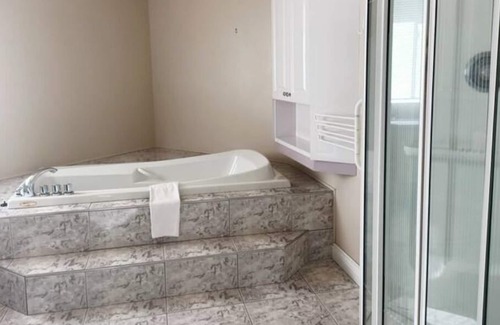 Beaupre Apartment | Spacious apartment for gatherings!