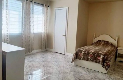 Beaupre Apartment | Spacious apartment for gatherings!
