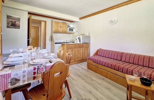 Les Bruyeres Apartment | Spacious Apartment · Sleeps 6 · Ski-In/Ski-Out · Balcony · 3 Rooms · Family-Friendly