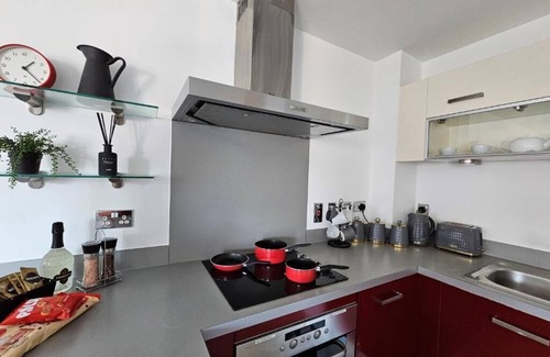 Northampton Apartment | Spacious Apartment -2 Bedroom With 2 En-suite Bathrooms