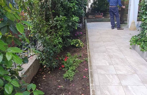 Precotto House | Spacious apartment in detached cottage with lovely garden