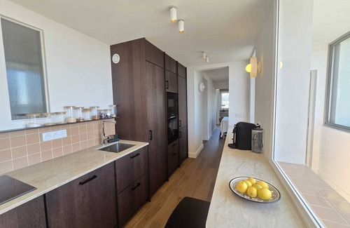 Combat Apartment | Spacious apartment near Belleville
