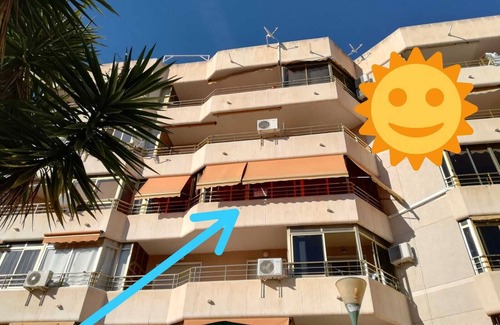 Santa Pola Apartment | Spacious Apartment with Swimming Pool and 2 parking spaces