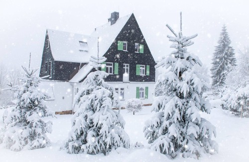Baerenburg Apartment | Spacious apartment with fireplace in an idyllic location on the edge of the forest