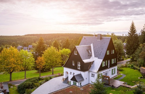 Baerenburg Apartment | Spacious apartment with fireplace in an idyllic location on the edge of the forest
