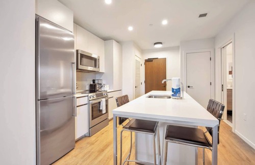 Seaport District Apartment | Spacious Apt Full Kitchen In Seaport