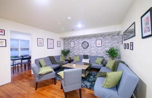 The Heights Apartment | Spacious Apt near NYC 6BR Family-Friendly & Modern Amenities