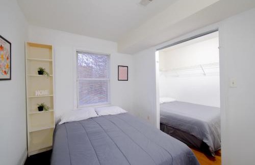 The Heights Apartment | Spacious Apt near NYC 6BR Family-Friendly & Modern Amenities