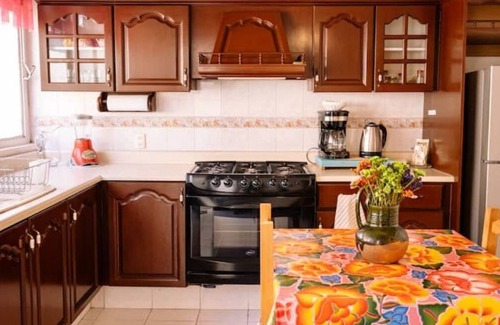 Oaxaca House | Spacious artsy home with fast WiFi