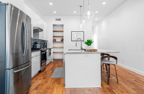 Summerhill House | Spacious ATL Escape, Prime Area Near Everything! 2 King Beds. Walkable & Central