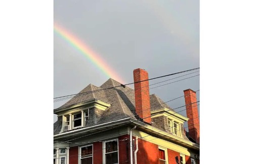 Wilkinsburg House | Spacious, attractive apartment in residential home