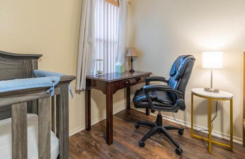 San Antonio House | Spacious Bandera Family Fun House with King bed