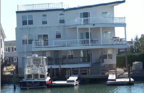 Cape May Court House House | Spacious bayfront home in Avalon Manor with spectacular 360 degree views of the wetlands and inlet from the roof top deck.
