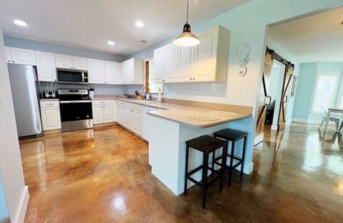 Vero Beach South House | Spacious Beach Farmhouse w/Backyard Oasis